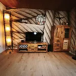 Ruhige Einliegerwohnung Mit Terasse *