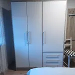 Ruhige Einliegerwohnung Mit Terasse *