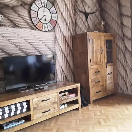 Ruhige Einliegerwohnung Mit Terasse דירה אלטנקונסשטאדט