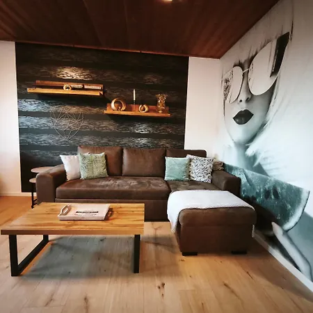 Ruhige Einliegerwohnung Mit Terasse Appartamento *