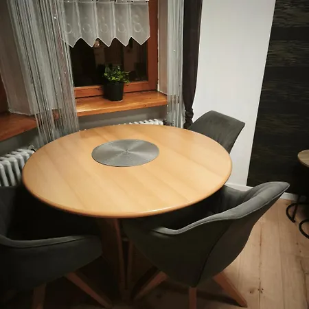 Ruhige Einliegerwohnung Mit Terasse * Altenkunstadt