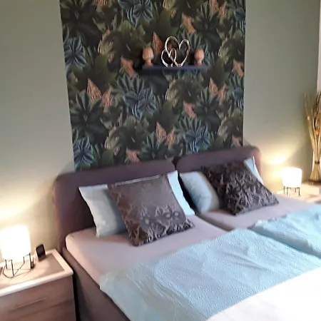 Ruhige Einliegerwohnung Mit Terasse Apartmán *