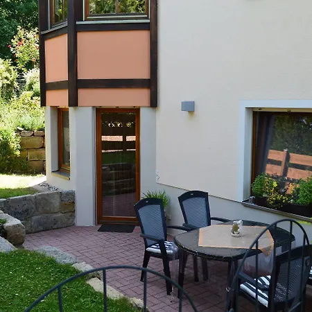 Ruhige Einliegerwohnung Mit Terasse Apartmán *