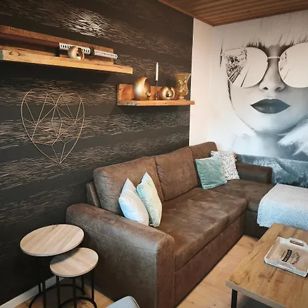 Apartment Ruhige Einliegerwohnung Mit Terasse *