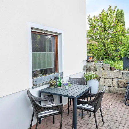 Ruhige Einliegerwohnung Mit Terasse * Altenkunstadt