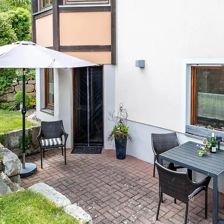Ruhige Einliegerwohnung Mit Terasse