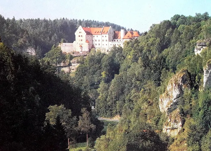 Ruhige Einliegerwohnung Mit Terasse *